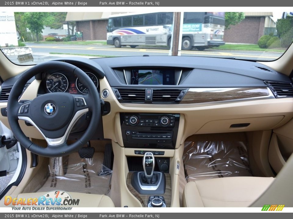 2015 BMW X1 xDrive28i Alpine White / Beige Photo #15