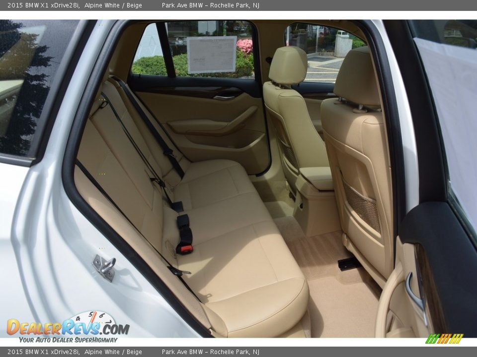 2015 BMW X1 xDrive28i Alpine White / Beige Photo #25