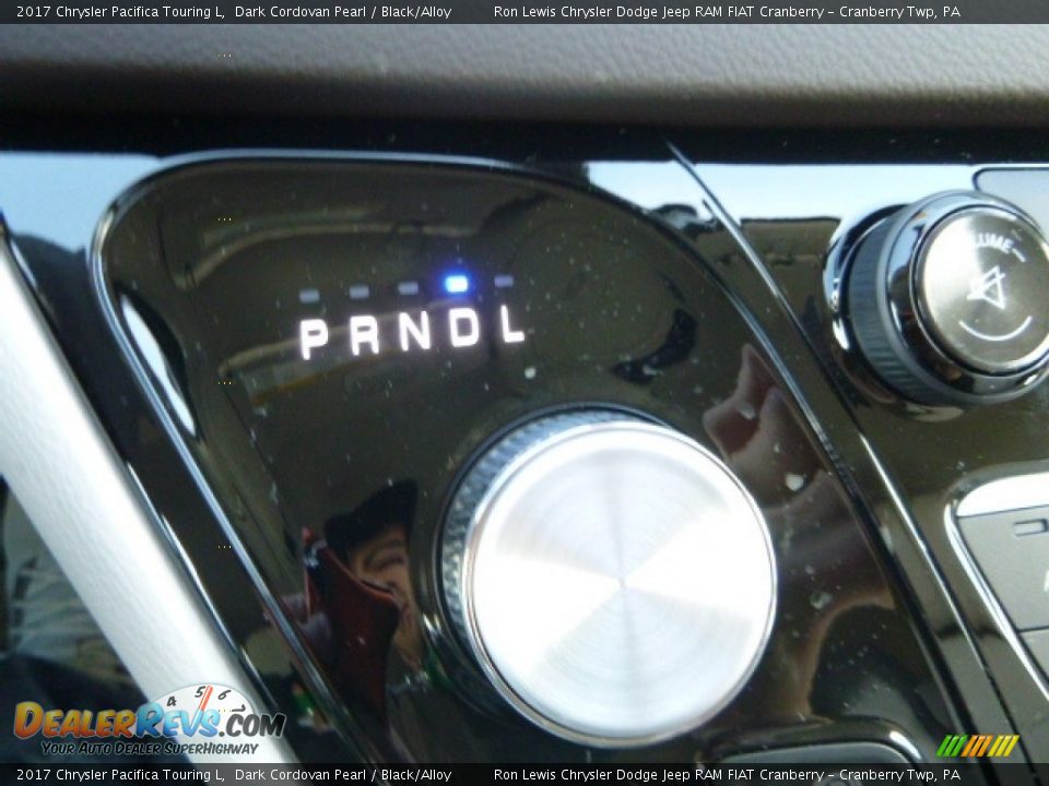 2017 Chrysler Pacifica Touring L Dark Cordovan Pearl / Black/Alloy Photo #20