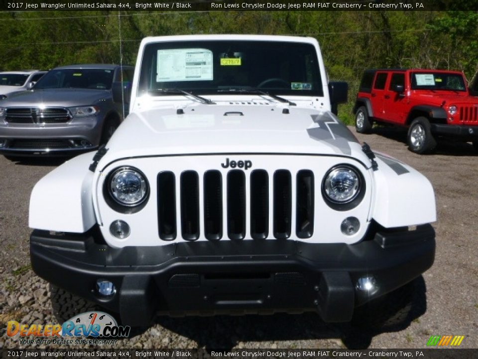 2017 Jeep Wrangler Unlimited Sahara 4x4 Bright White / Black Photo #8