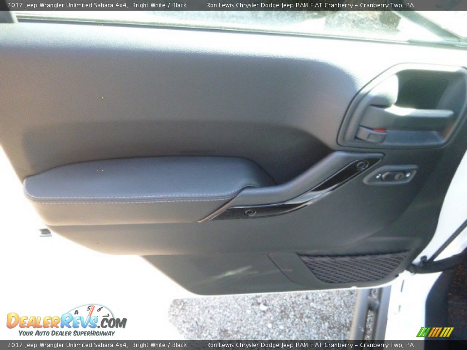2017 Jeep Wrangler Unlimited Sahara 4x4 Bright White / Black Photo #15