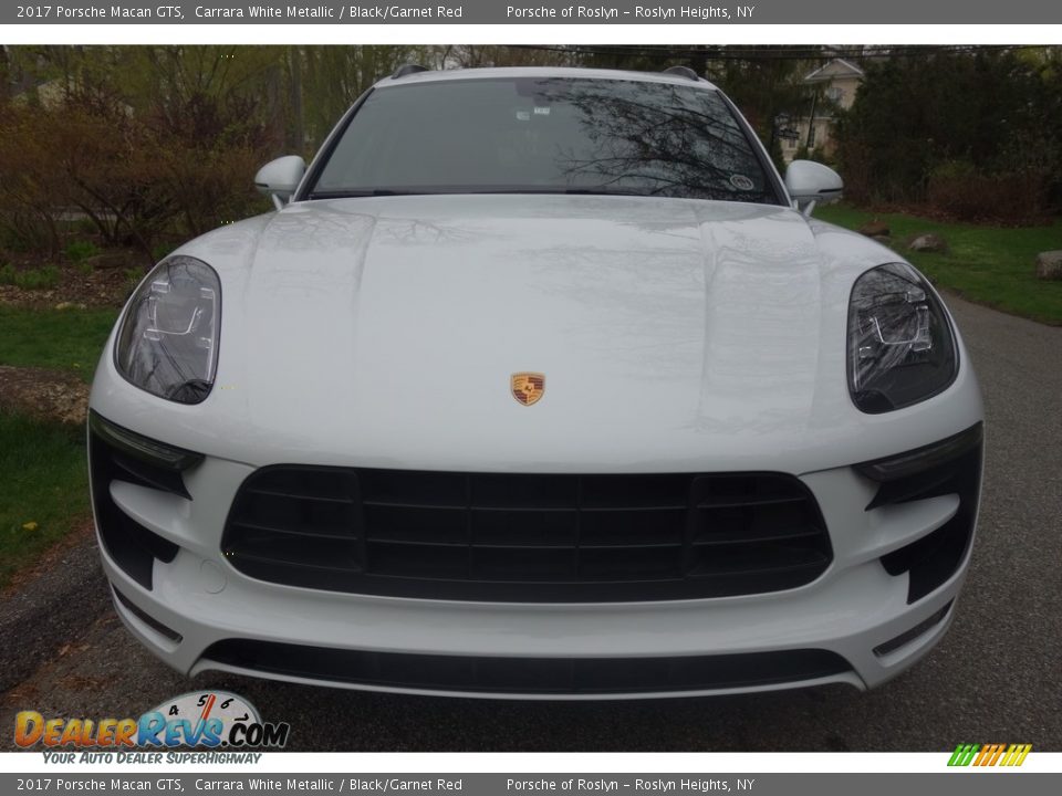 2017 Porsche Macan GTS Carrara White Metallic / Black/Garnet Red Photo #2