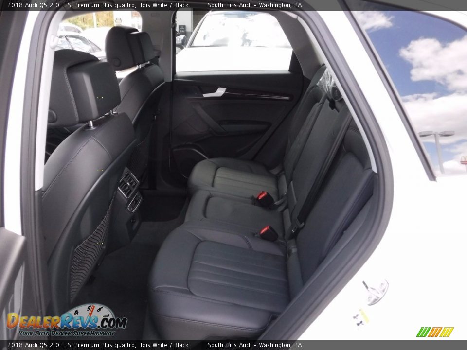 Rear Seat of 2018 Audi Q5 2.0 TFSI Premium Plus quattro Photo #32