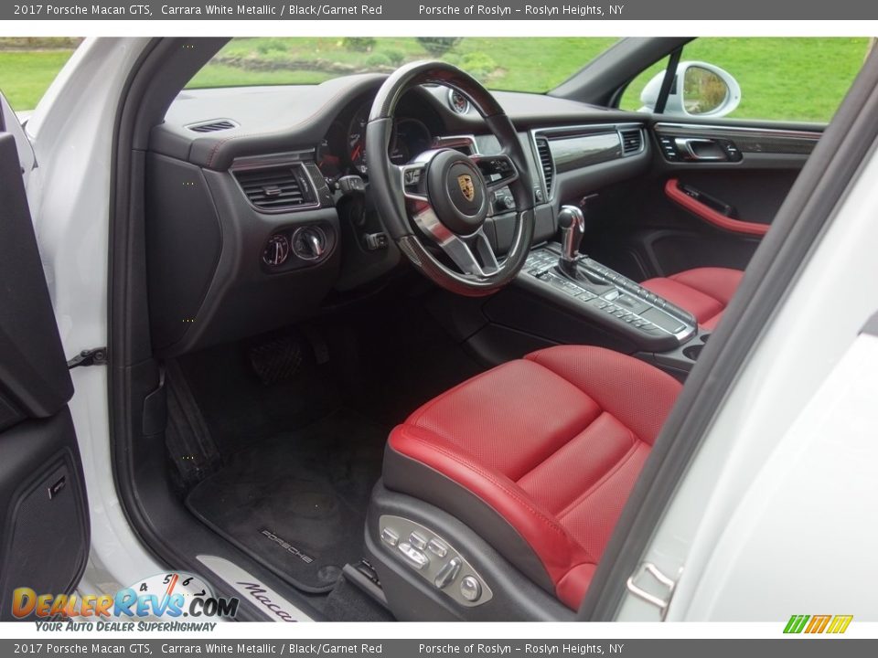 Front Seat of 2017 Porsche Macan GTS Photo #12