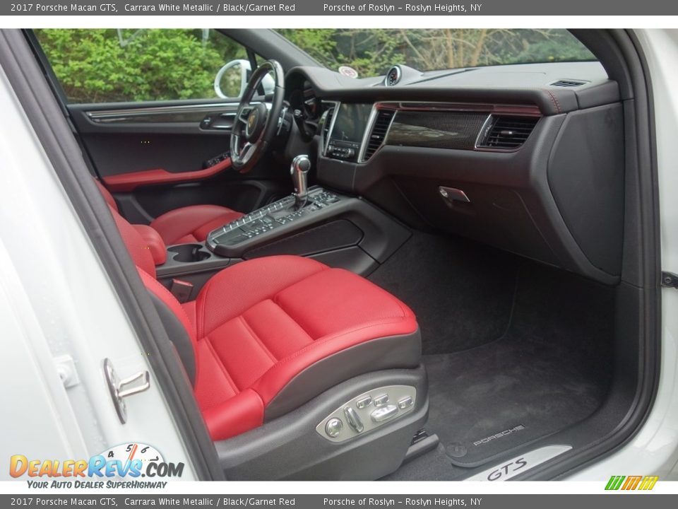 Front Seat of 2017 Porsche Macan GTS Photo #19
