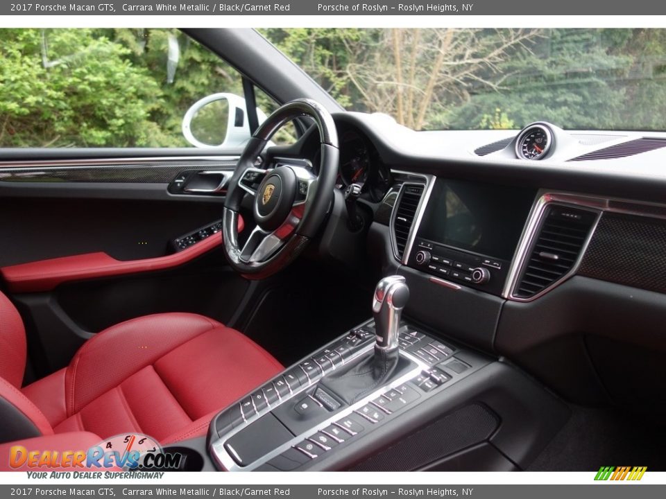 2017 Porsche Macan GTS Carrara White Metallic / Black/Garnet Red Photo #21