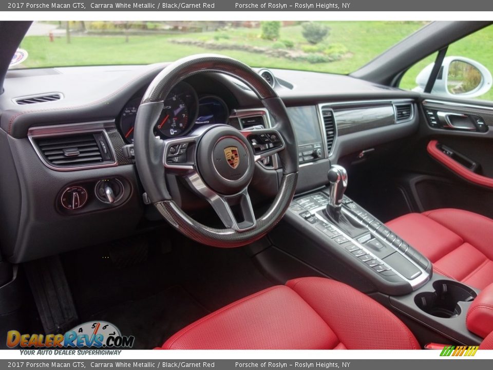2017 Porsche Macan GTS Carrara White Metallic / Black/Garnet Red Photo #25