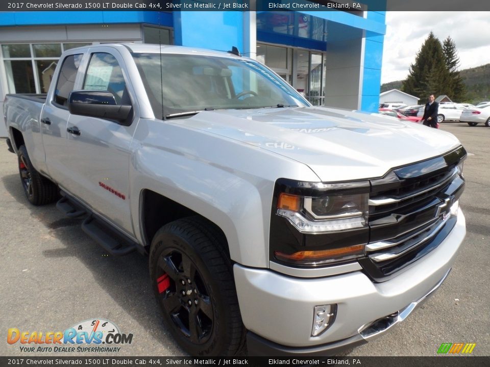 2017 Chevrolet Silverado 1500 LT Double Cab 4x4 Silver Ice Metallic / Jet Black Photo #3