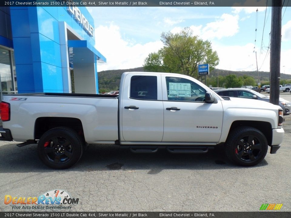 2017 Chevrolet Silverado 1500 LT Double Cab 4x4 Silver Ice Metallic / Jet Black Photo #4