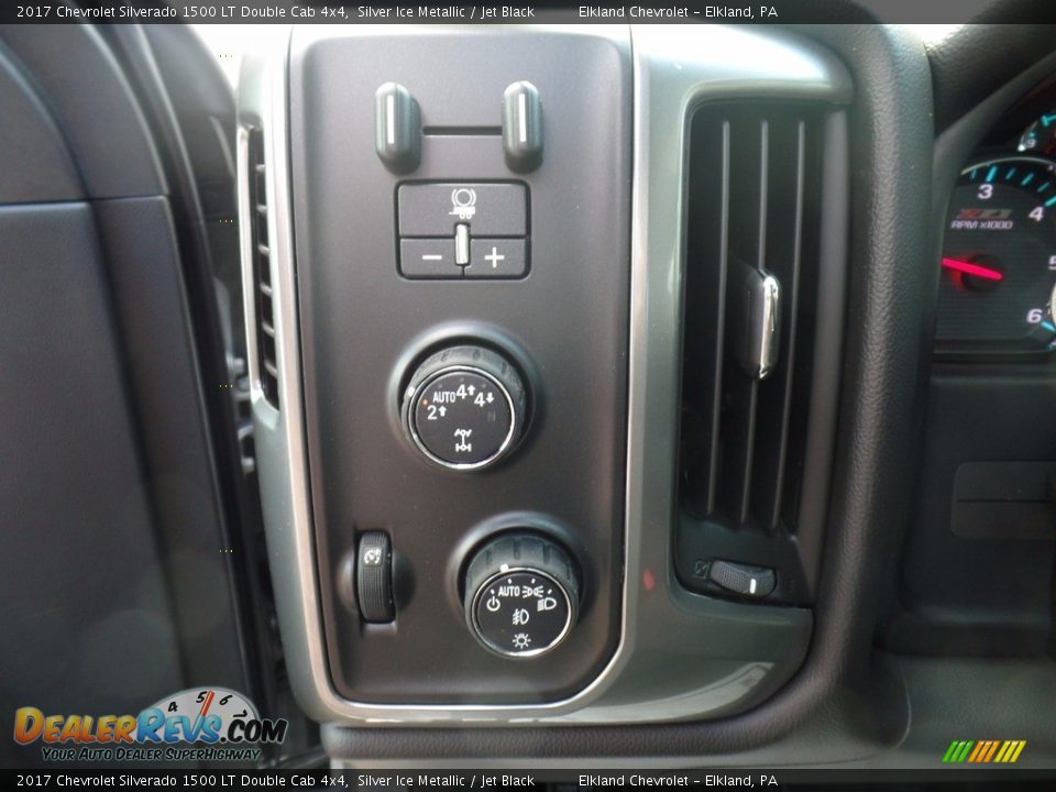 2017 Chevrolet Silverado 1500 LT Double Cab 4x4 Silver Ice Metallic / Jet Black Photo #27