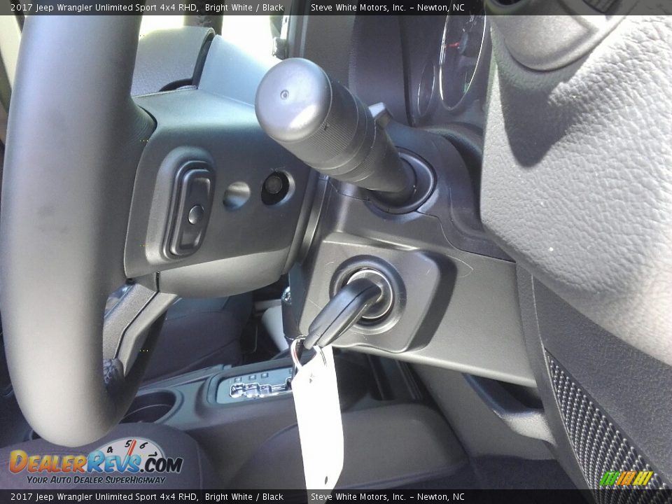 2017 Jeep Wrangler Unlimited Sport 4x4 RHD Bright White / Black Photo #12