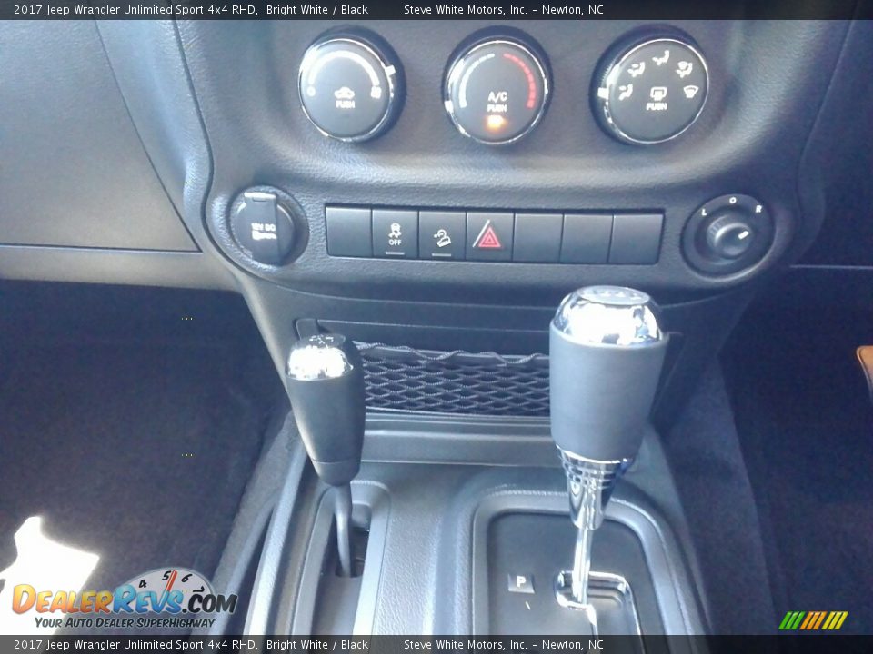2017 Jeep Wrangler Unlimited Sport 4x4 RHD Bright White / Black Photo #18