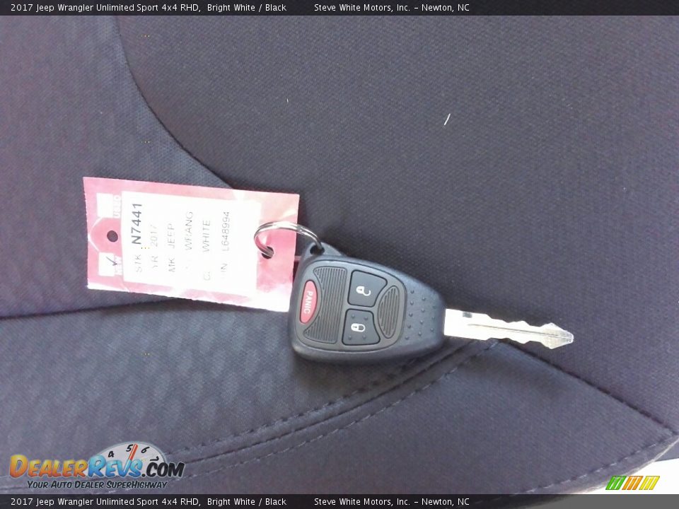 2017 Jeep Wrangler Unlimited Sport 4x4 RHD Bright White / Black Photo #26
