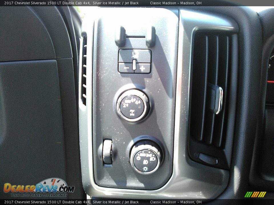 2017 Chevrolet Silverado 1500 LT Double Cab 4x4 Silver Ice Metallic / Jet Black Photo #5