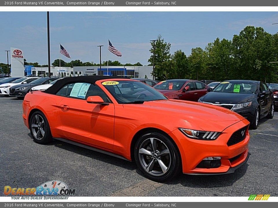 Front 3/4 View of 2016 Ford Mustang V6 Convertible Photo #1