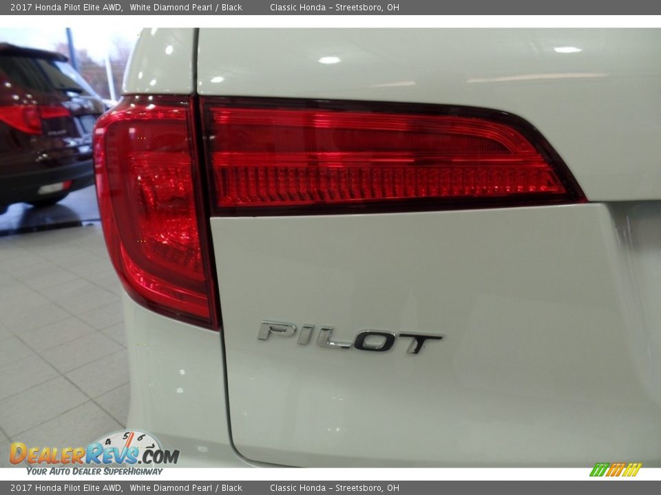 2017 Honda Pilot Elite AWD White Diamond Pearl / Black Photo #11