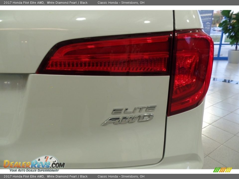 2017 Honda Pilot Elite AWD White Diamond Pearl / Black Photo #12