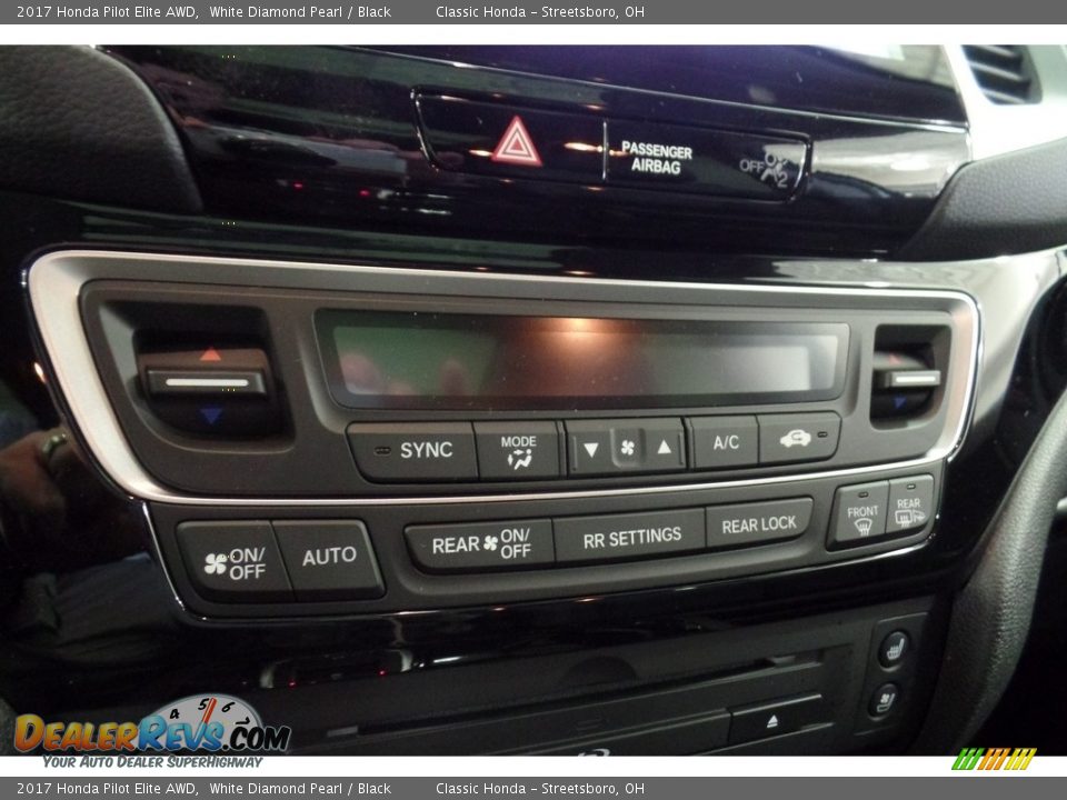 2017 Honda Pilot Elite AWD White Diamond Pearl / Black Photo #25