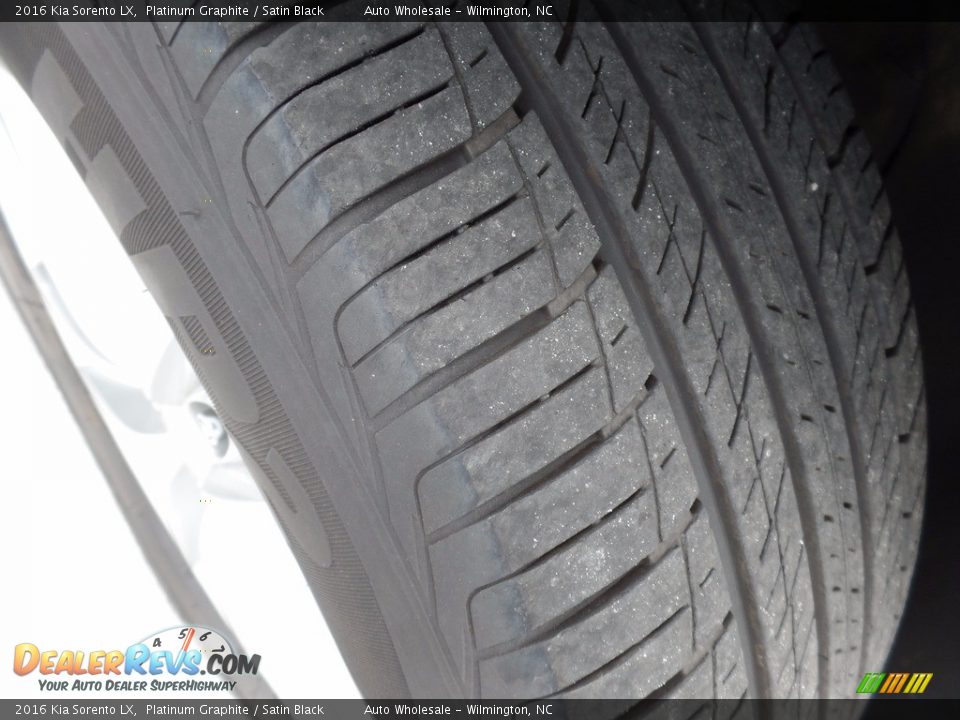 2016 Kia Sorento LX Platinum Graphite / Satin Black Photo #9
