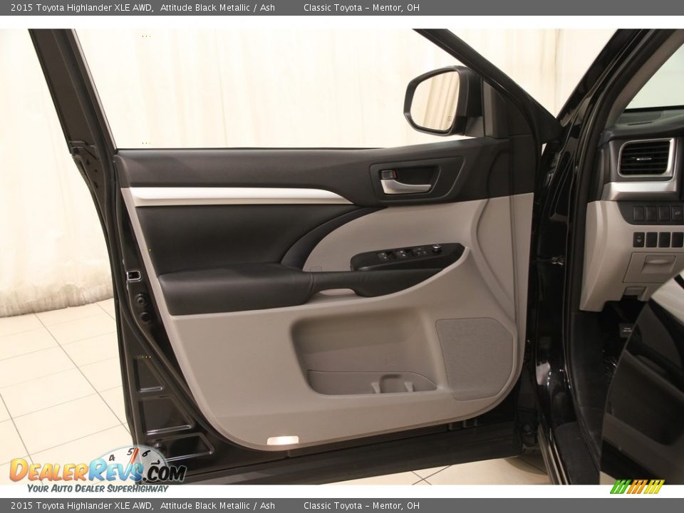 2015 Toyota Highlander XLE AWD Attitude Black Metallic / Ash Photo #4