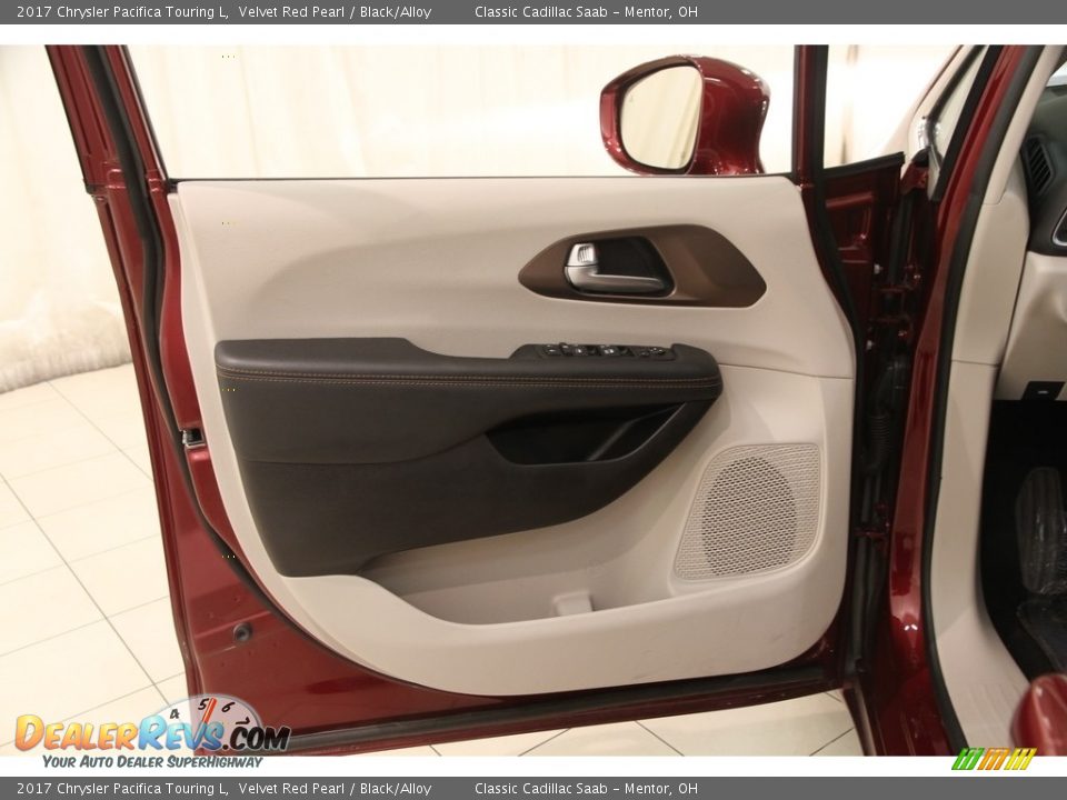 2017 Chrysler Pacifica Touring L Velvet Red Pearl / Black/Alloy Photo #4