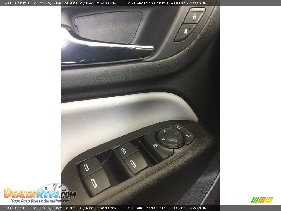2018 Chevrolet Equinox LS Silver Ice Metallic / Medium Ash Gray Photo #17