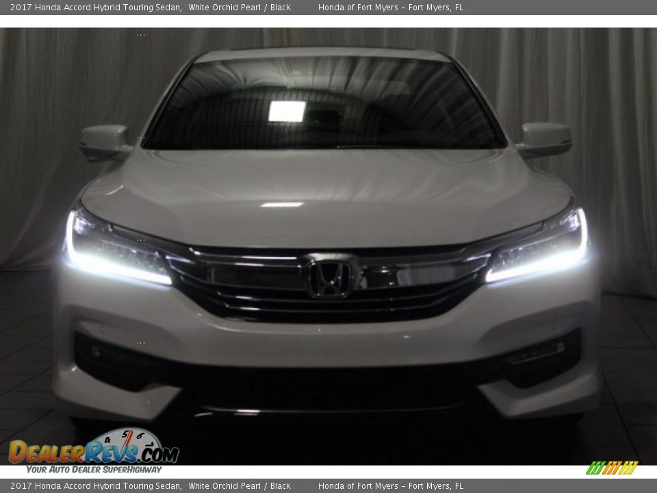 2017 Honda Accord Hybrid Touring Sedan White Orchid Pearl / Black Photo #4