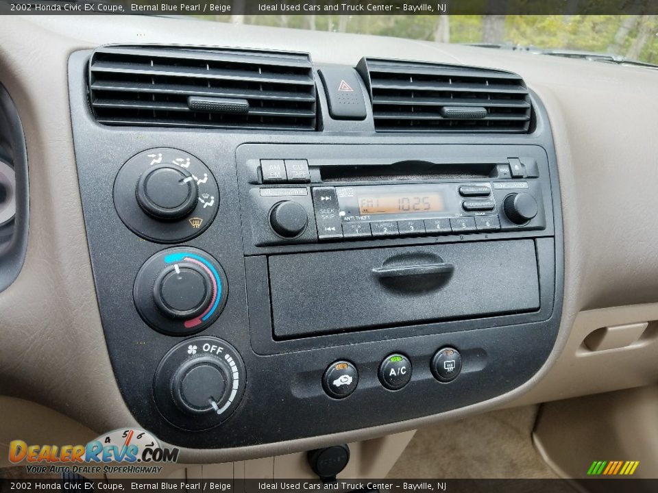Controls of 2002 Honda Civic EX Coupe Photo #20
