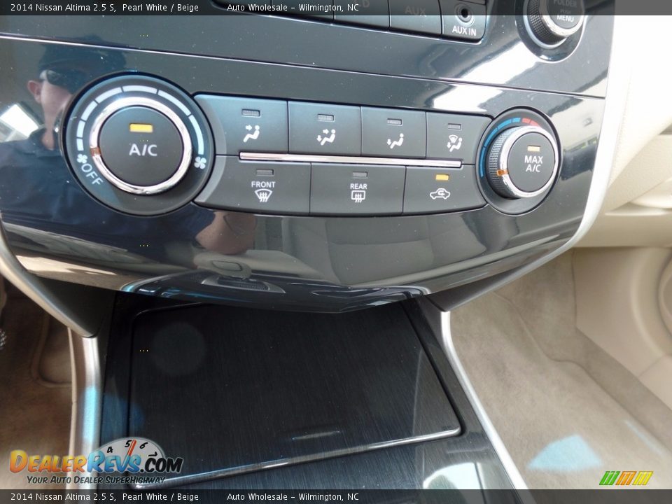2014 Nissan Altima 2.5 S Pearl White / Beige Photo #18