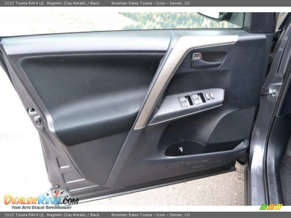 2015 Toyota RAV4 LE Magnetic Gray Metallic / Black Photo #24