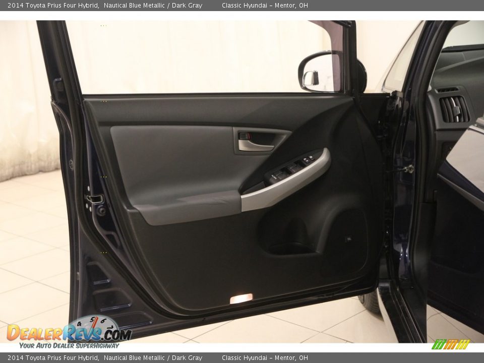 Door Panel of 2014 Toyota Prius Four Hybrid Photo #4