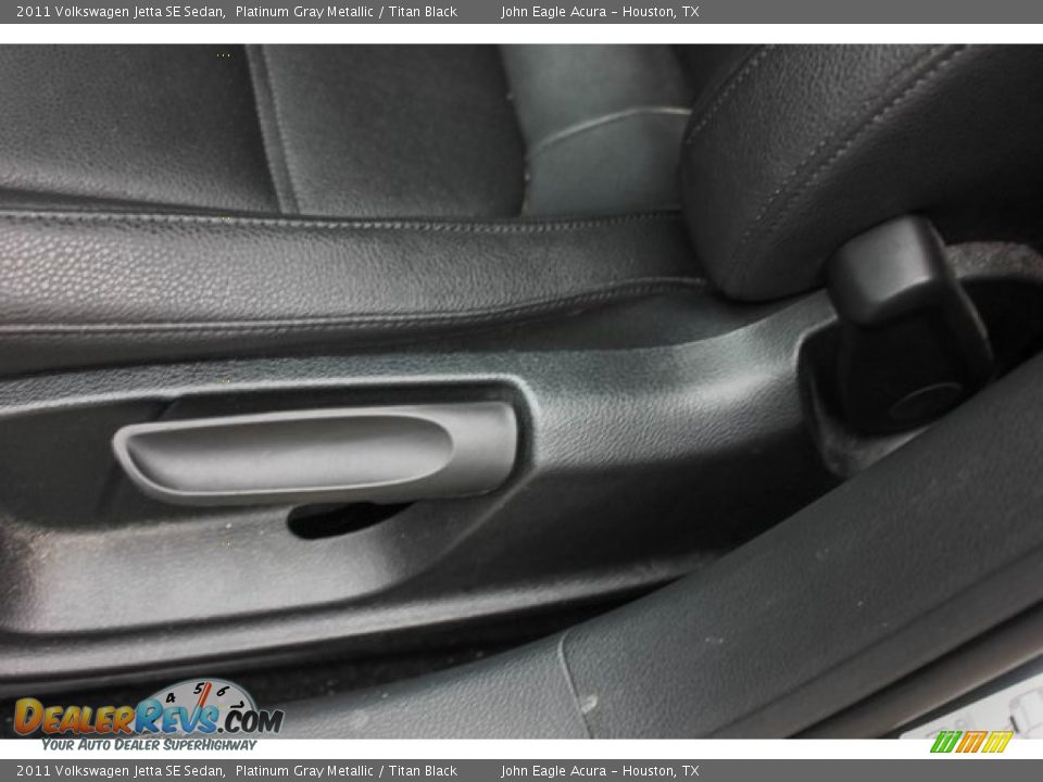 2011 Volkswagen Jetta SE Sedan Platinum Gray Metallic / Titan Black Photo #16