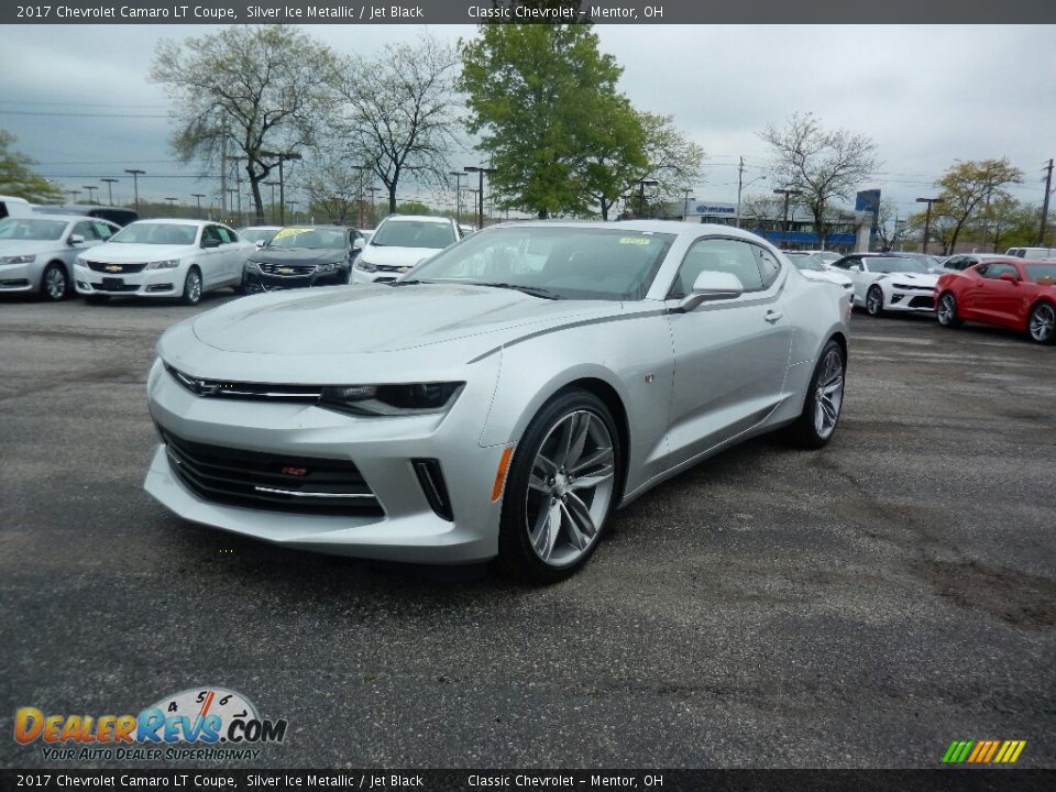 Front 3/4 View of 2017 Chevrolet Camaro LT Coupe Photo #1