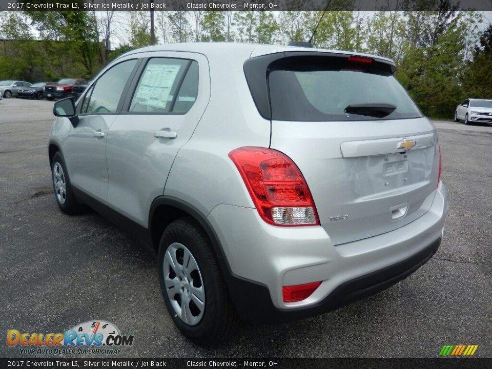2017 Chevrolet Trax LS Silver Ice Metallic / Jet Black Photo #5