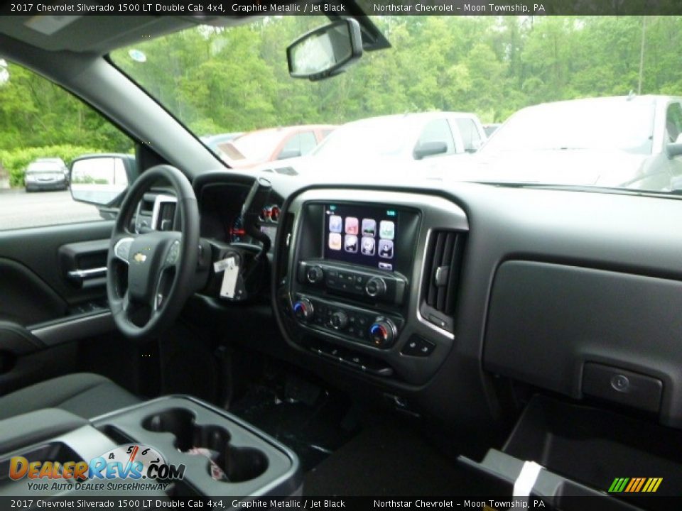 2017 Chevrolet Silverado 1500 LT Double Cab 4x4 Graphite Metallic / Jet Black Photo #11