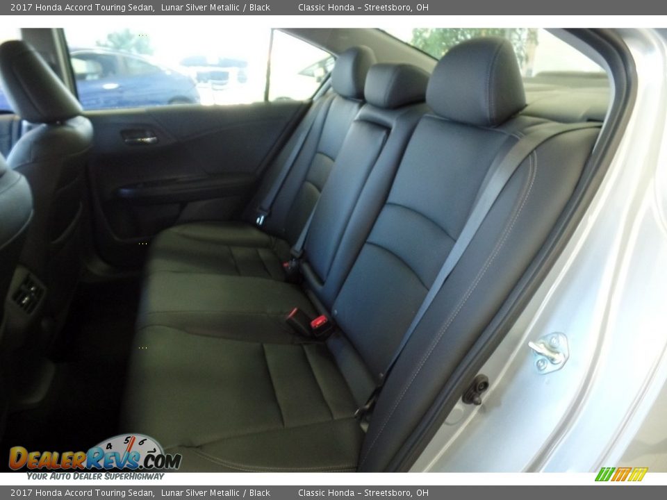 2017 Honda Accord Touring Sedan Lunar Silver Metallic / Black Photo #7