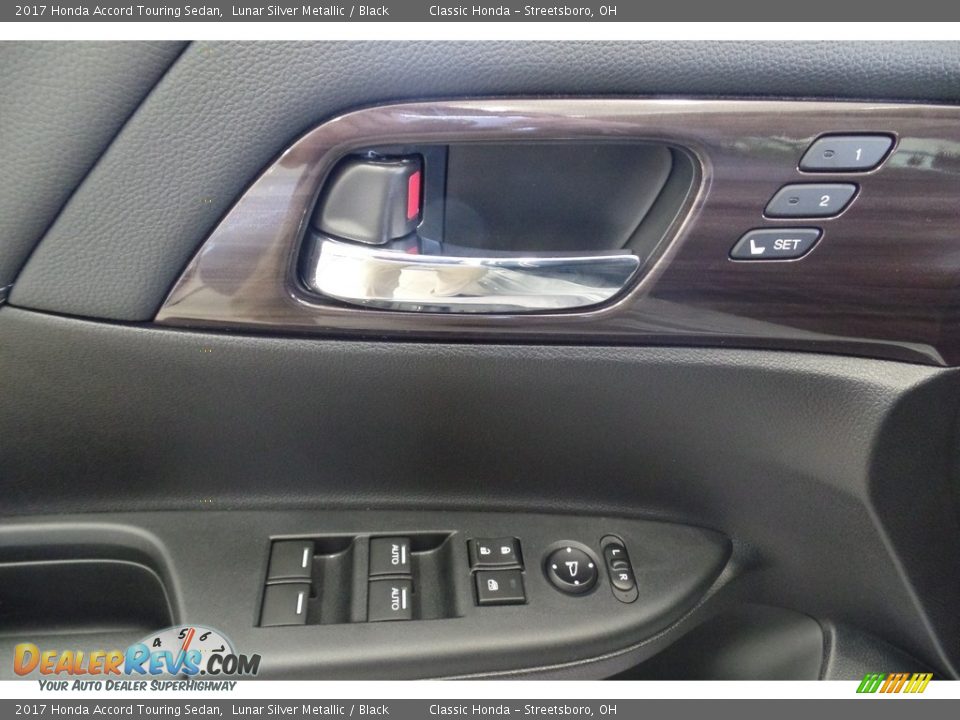 2017 Honda Accord Touring Sedan Lunar Silver Metallic / Black Photo #8