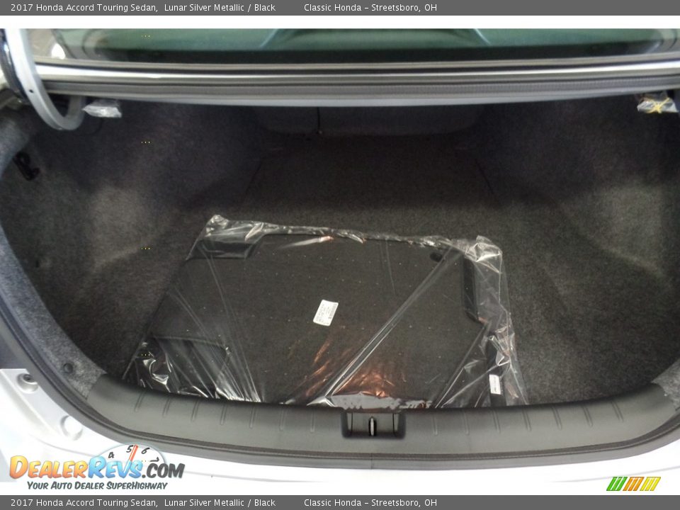 2017 Honda Accord Touring Sedan Lunar Silver Metallic / Black Photo #14