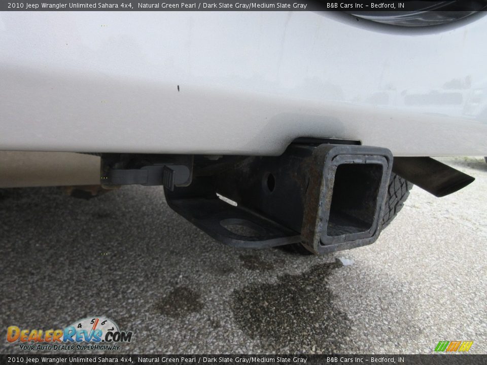 2010 Jeep Wrangler Unlimited Sahara 4x4 Natural Green Pearl / Dark Slate Gray/Medium Slate Gray Photo #11
