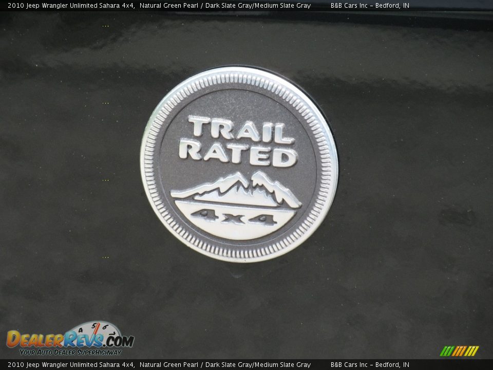 2010 Jeep Wrangler Unlimited Sahara 4x4 Natural Green Pearl / Dark Slate Gray/Medium Slate Gray Photo #15