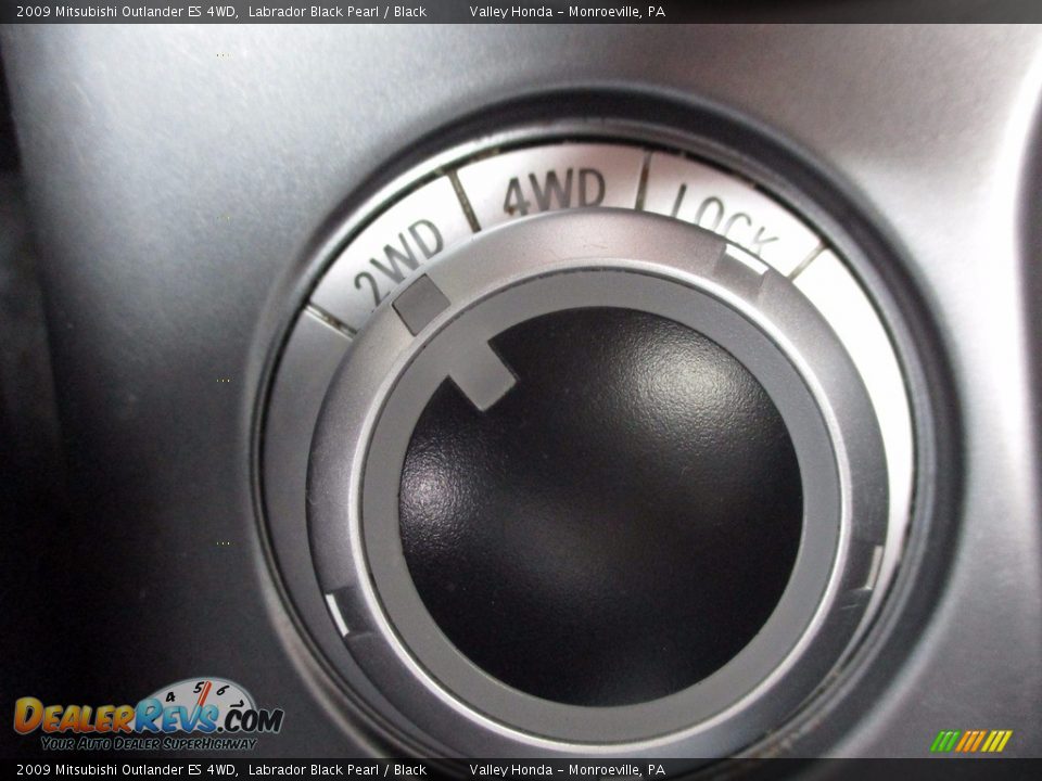 2009 Mitsubishi Outlander ES 4WD Labrador Black Pearl / Black Photo #18