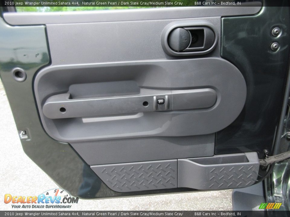 2010 Jeep Wrangler Unlimited Sahara 4x4 Natural Green Pearl / Dark Slate Gray/Medium Slate Gray Photo #31