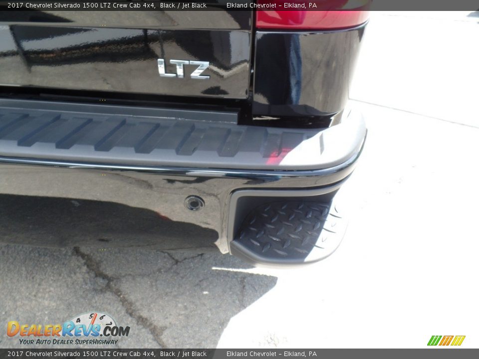 2017 Chevrolet Silverado 1500 LTZ Crew Cab 4x4 Logo Photo #13