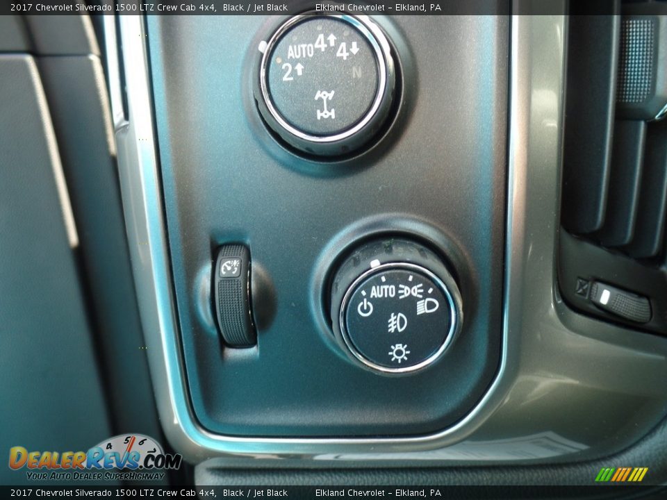 2017 Chevrolet Silverado 1500 LTZ Crew Cab 4x4 Black / Jet Black Photo #30