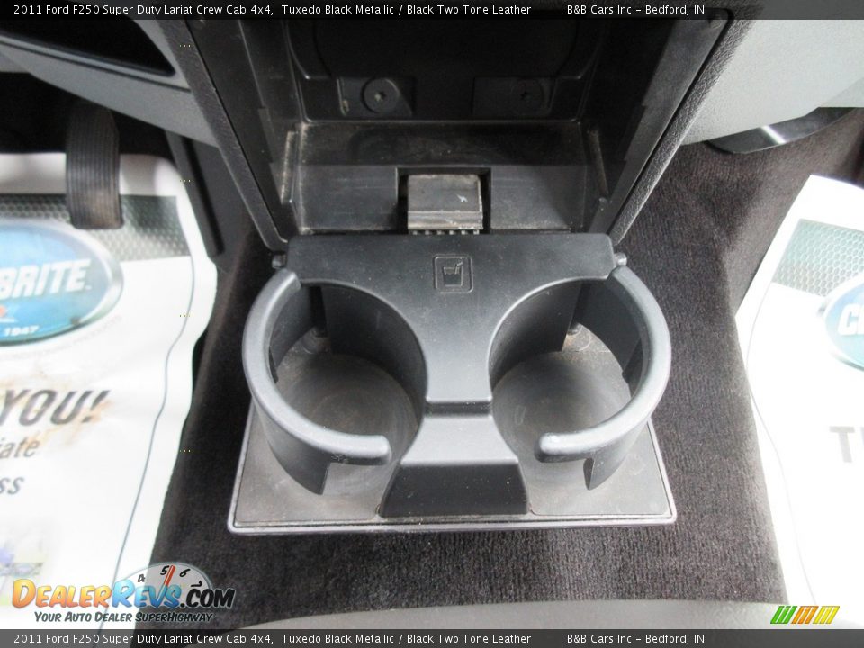 2011 Ford F250 Super Duty Lariat Crew Cab 4x4 Tuxedo Black Metallic / Black Two Tone Leather Photo #35