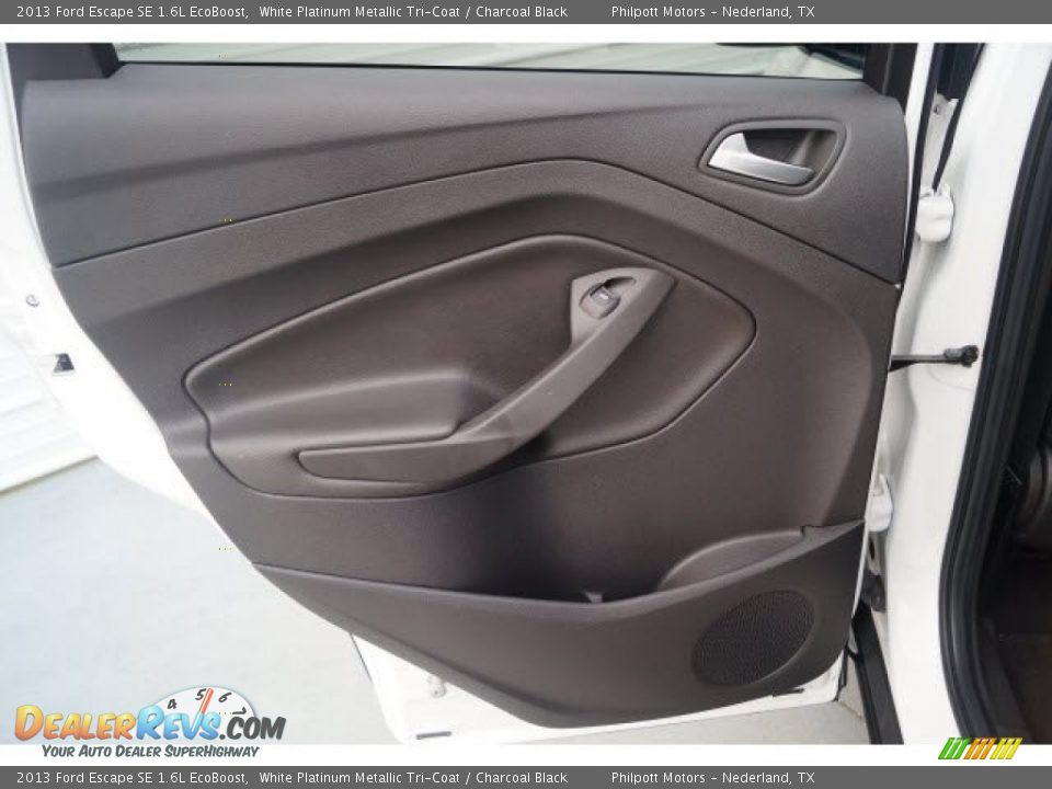 2013 Ford Escape SE 1.6L EcoBoost White Platinum Metallic Tri-Coat / Charcoal Black Photo #16
