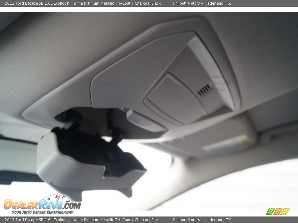 2013 Ford Escape SE 1.6L EcoBoost White Platinum Metallic Tri-Coat / Charcoal Black Photo #28