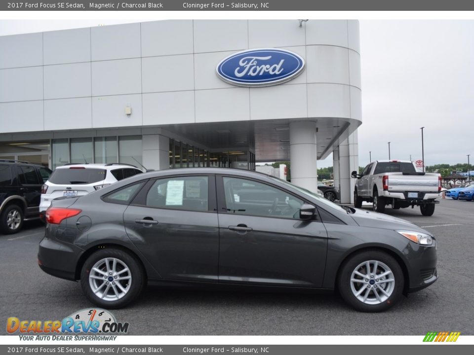 2017 Ford Focus SE Sedan Magnetic / Charcoal Black Photo #2