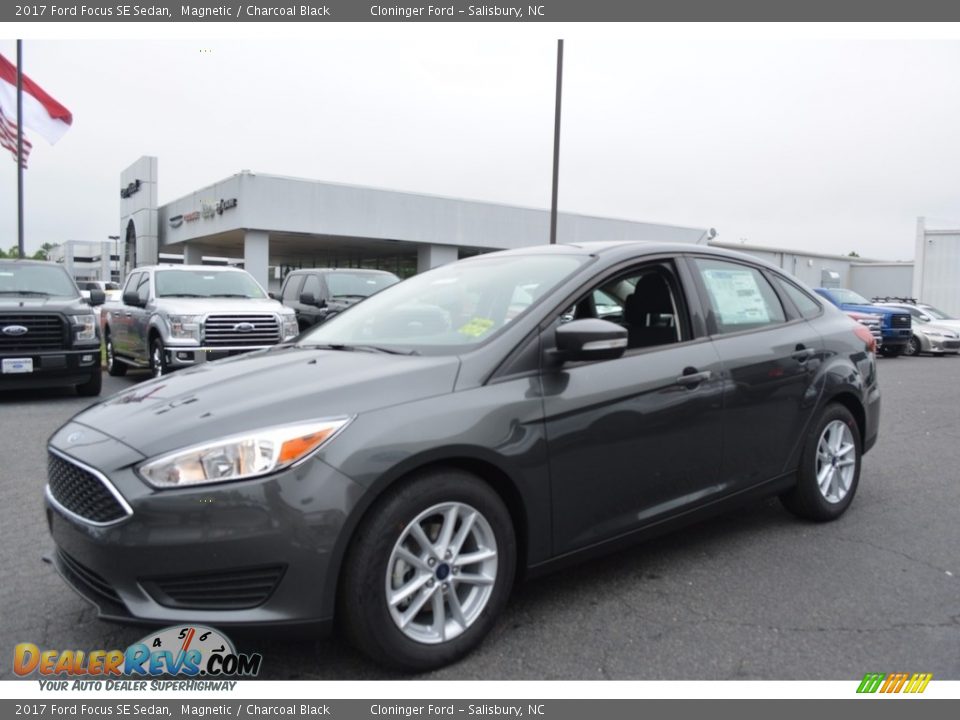 2017 Ford Focus SE Sedan Magnetic / Charcoal Black Photo #3