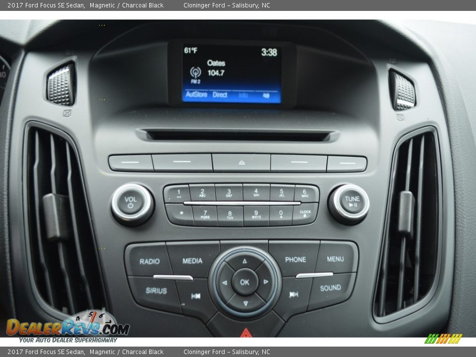 2017 Ford Focus SE Sedan Magnetic / Charcoal Black Photo #10